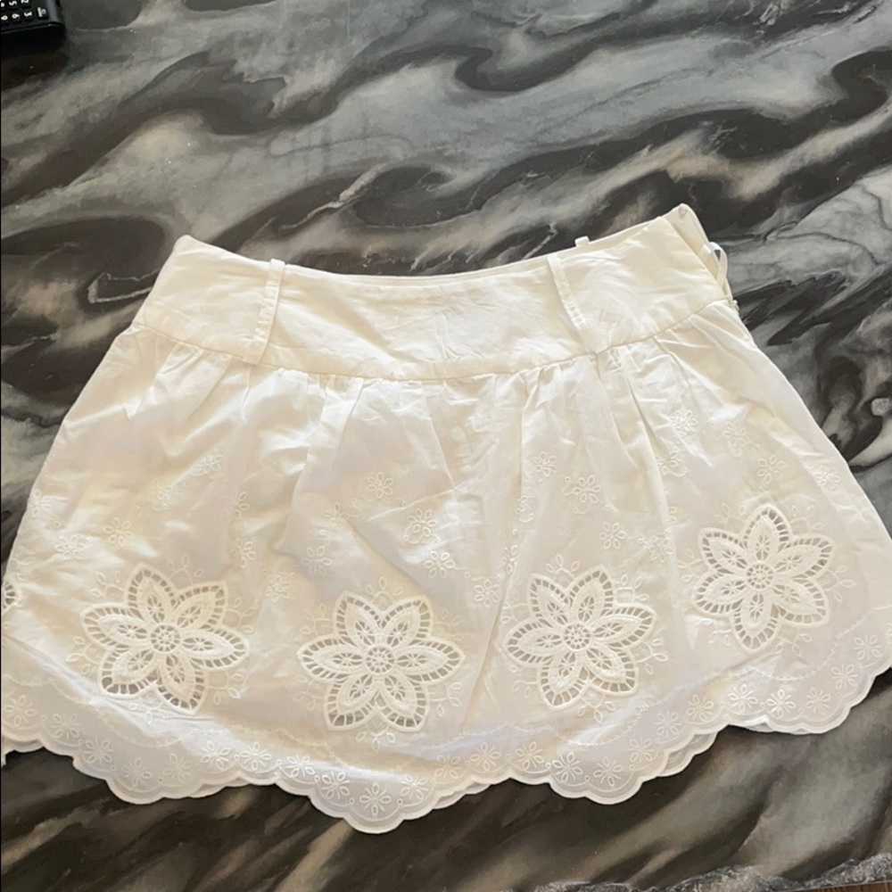 NWT white lace mini skirt